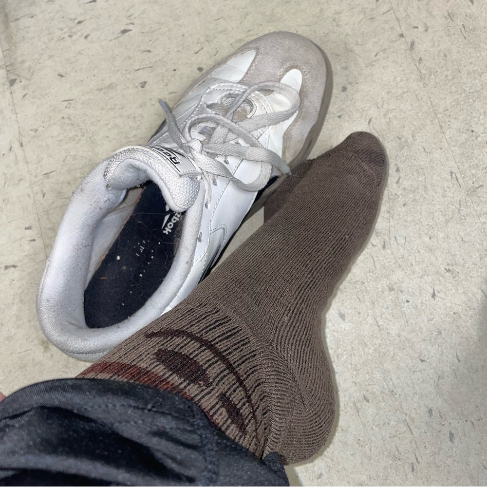 Reebok White and Gray Athletic Shoes well loved - Picture 6 of 6